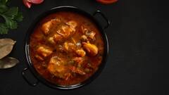 Spicy Chicken Curry: পোলাও অথবা সাদাভাত, সঙ্গে ঝাল ঝাল চিকেন কারি, ছুটি জমজমাট