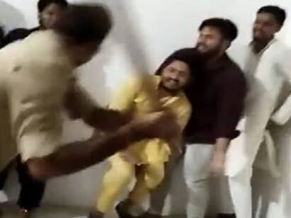 UP Cops Savagely Thrashing Men opposition alleges police brutality கதற கதற லத்தியால் அடி! 9 பேரை கொடூரமாக தாக்கிய போலீஸ்! பதறவைக்கும் வீடியோ!