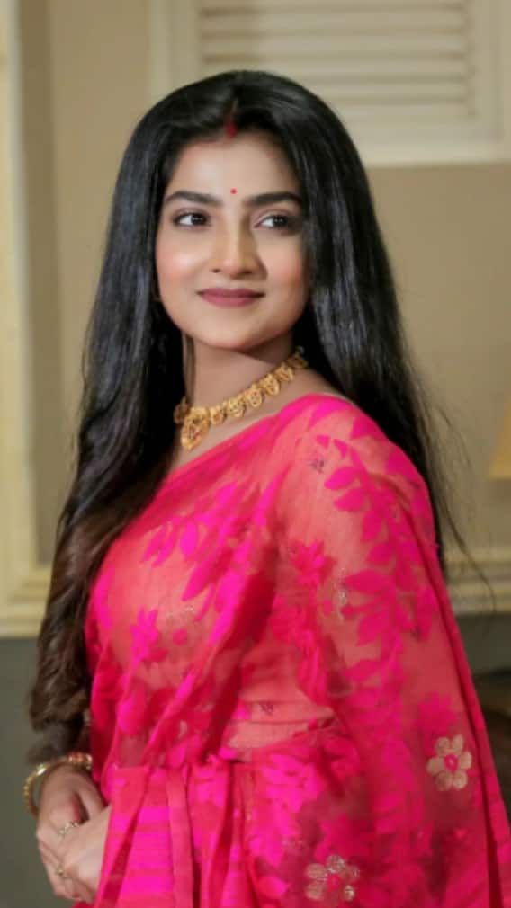 মেকআপ ছাড়া কতটা সুন্দরী পর্দার 'পিলু'?