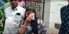 Commissioner Emotional On Plight Of Sanitary Workers: పారిశుద్ధ్య కార్మికులను చూసి కమిషనర్ కన్నీళ్లు