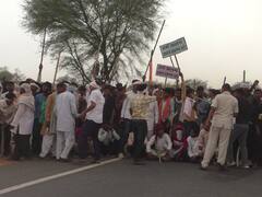 Bharatpur News: आरक्षण के लिए जयपुर-आगरा नेशनल हाईवे किया जाम, इन जातियों के लिए रिजर्वेशन की मांग