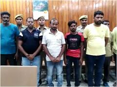 Sultanpur Crime News: सुल्तानपुर पुलिस ने सात शातिर लुटेरों को किया गिरफ्तार, सोने के जेवर समेत ये सामान बरामद
