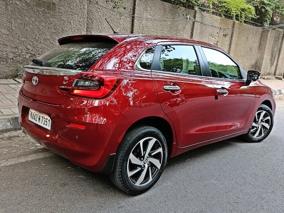 টয়োটার এই হ্যাচব্যাক নজর কাড়ছে সবার