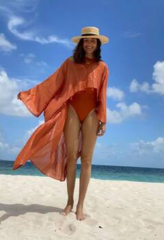 Anushka Sharma Photos: મોનોકિનીમાં અનુષ્કા શર્માએ આપ્યો પોઝ, માલદીવમાં માણી રહી છે વેકેશન