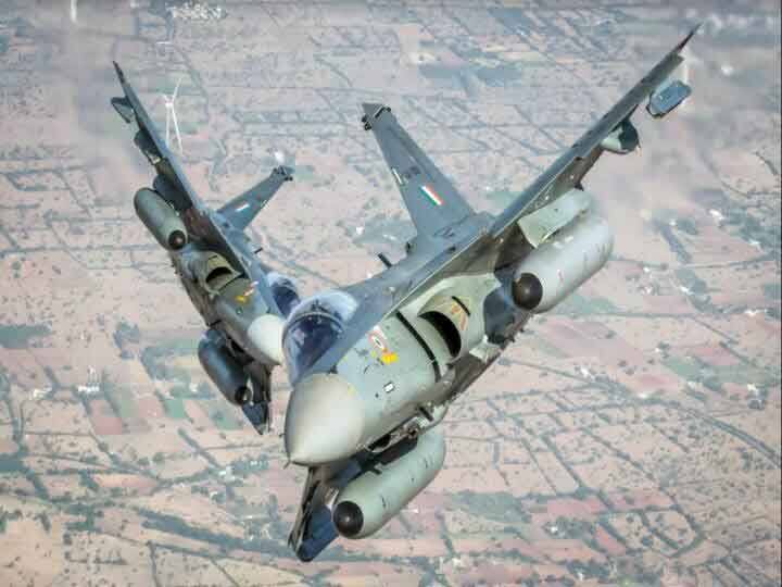 Fighter Jets: भारतीय वायु सेना की बढ़ेगी ताकत, 114 फाइट जेट खरीदने की योजना बना रही सरकार The strength of the Indian Air Force will increase the government is planning to buy 114 fighter jets Fighter Jets: भारतीय वायु सेना की बढ़ेगी ताकत, 114 फाइट जेट खरीदने की योजना बना रही सरकार