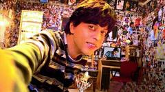 बॉलीवुड सितारों के अपने घरों में ही हुई है इन फिल्मों की शूटिंग, Shahrukh Khan का मन्नत भी है लिस्ट में