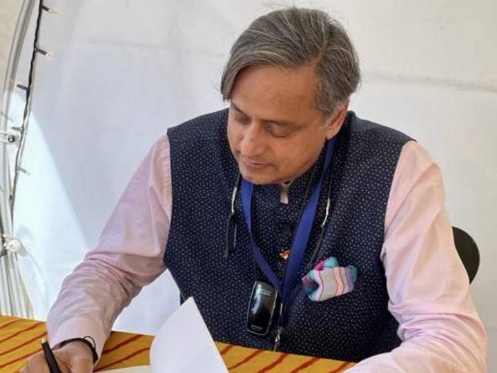 Shashi Tharoor appeals to PM Modi break his silence on the increasing incidents of Islamophobia Prophet Mohammad Row: शशि थरूर ने प्रधानमंत्री मोदी से की अपील, इस्लामोफोबिया की बढ़ती घटनाओं पर तोड़ें चुप्पी