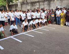 Photos: સી આર પાટીલે ફેરવ્યો ભમરડો, લખોટી પણ રમ્યા