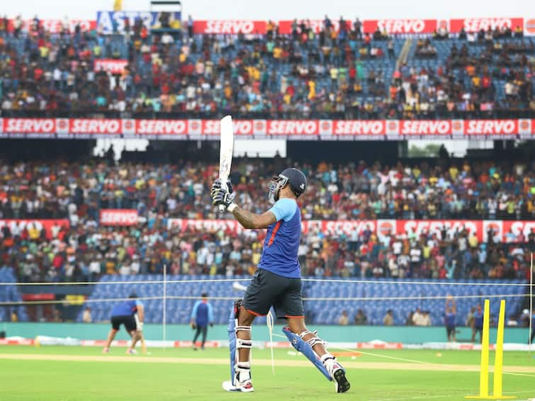 Before IND vs SA 2nd T20 Indian captain rishabh pant and vice captain hardik pandya doing practice smashing sixes see video IND vs SA T20 : दुसऱ्या टी20 सामन्यापूर्वी कर्णधार-उपकर्णधाराचा दमदार सराव, षटकार-चौकारांची बरसात, पाहा VIDEO