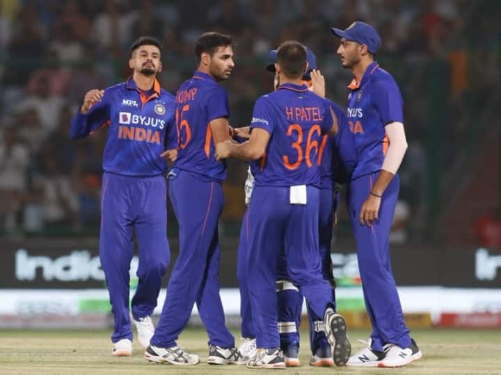 Ind vs SA 2nd T20 Preview: सीरीज में 1-1 की बराबरी के इरादे से उतरेगी पंत की सेना, ऐसी हो सकती है Playing 11 IND vs SA 2nd T20 India playing against South Africa know team squad match details when and where to watch and other details Ind vs SA 2nd T20 Preview: सीरीज में 1-1 की बराबरी के इरादे से उतरेगी पंत की सेना, ऐसी हो सकती है Playing 11