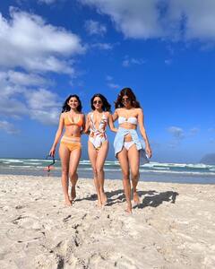 Khatron Ke Khiladi 12ની સ્પર્ધકોએ દરિયા કિનારે બિકીની પહેરી કરી મસ્તી