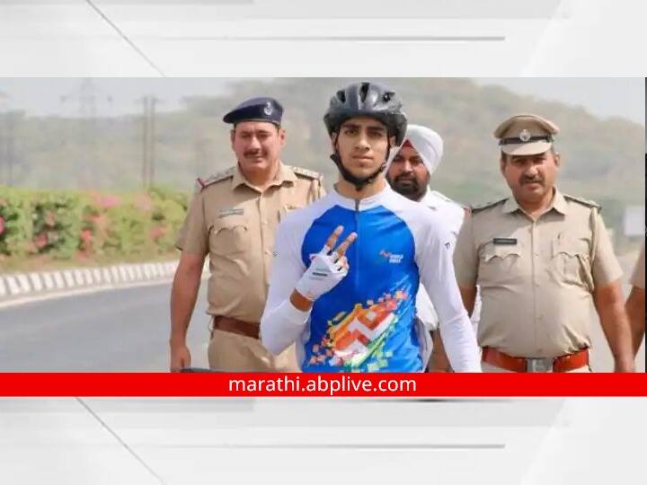 KIYG: Adil Altaf, a tailor's son, wins Jammu and Kashmir's first cycling gold Adil Altaf: टेलरचा मुलगा, सायकल खरेदीसाठी नव्हते पैसे, त्यानंच आज जम्मू-काश्मीरसाठी जिंकलं पहिलं सुवर्ण!