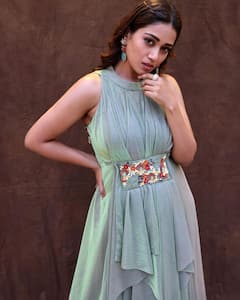 Nivetha Pethuraj Photos: స్లీవ్ లెస్ ఫ్రాక్ లో 'విరాటపర్వం' బ్యూటీ హాట్ లుక్