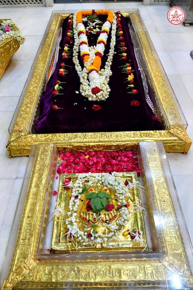 साई मंदिर खुले झाल्यानंतर गेल्या सात महिन्यांतच 64 लाख भाविकांनी शिर्डीला (Shirdi) येऊन साईबाबा समाधीचे दर्शन घेतले असल्याची माहिती संस्थानच्या मुख्य कार्यकारी अधिकारी भाग्यश्री बानायत यांनी दिली आहे.