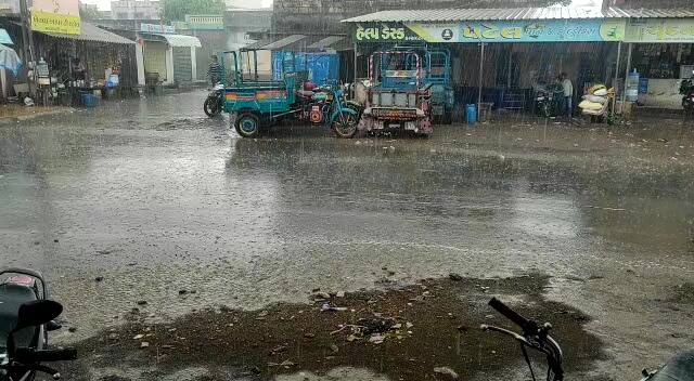 Rainfall in 28 talukas of Gujarat in last 24 hours ગુજરાતમાં વરસાદની એન્ટ્રી, છેલ્લા 24 કલાકમાં રાજ્યના 28 તાલુકામાં વરસાદ