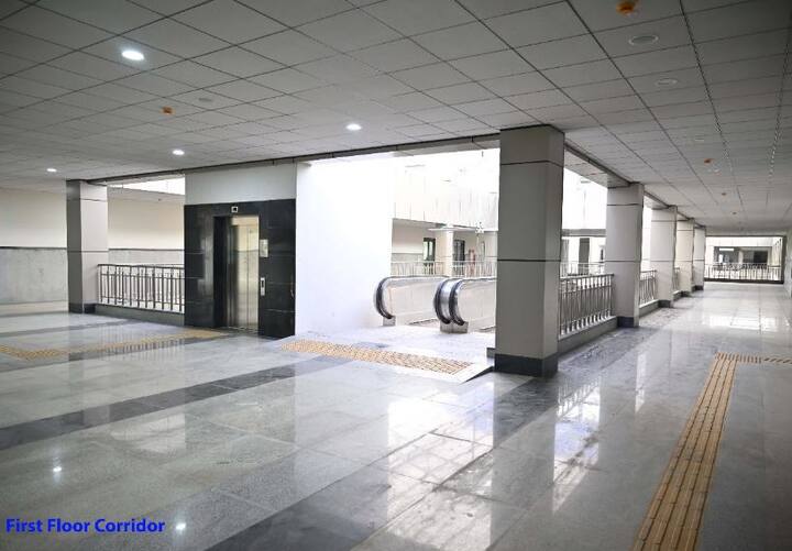 भारतीय रेल द्वारा श्री राम की जन्मभूमि पर वर्ल्ड क्लास सुविधाओं से लैस 'अयोध्या रेलवे स्टेशन' का निर्माण किया जा रहा है जिससे रामलला के दर्शन करने आने वाले तीर्थ यात्रियों को सुविधा होगी. (तस्वीर- साभार भारतीय रेलवे ट्विटर)