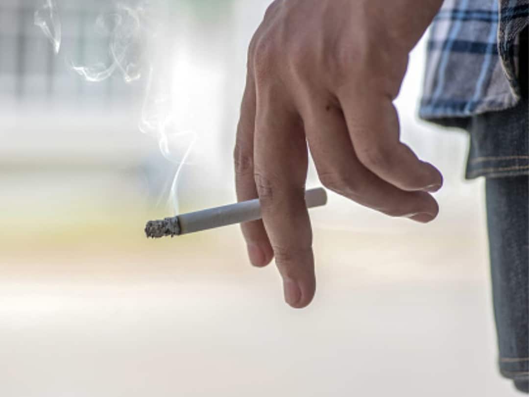 Male Smokers Have Increased Risk Of Bone Fractures, Early Death: Study Male Smokers Have Increased Risk Of Bone Fractures, Early Death: Study