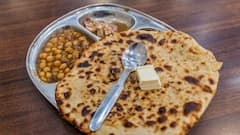 Spicy Aloo Kulcha Recipe: বিয়েবাড়ির আলু কুলচা এখন বাড়িতেই, রইল সহজ রেসিপি