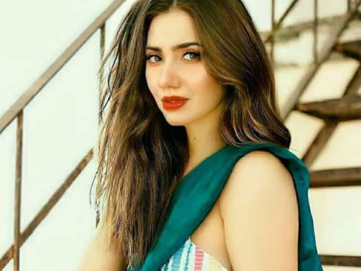 Pakistani Actress Mahira Khan share latest video on her instagram, watch here Mahira Khan: माहिरा खान की दिलकश अदाओं के आप भी हो जाएंगे दीवाने, Video में देखें कातिलाना अंदाज