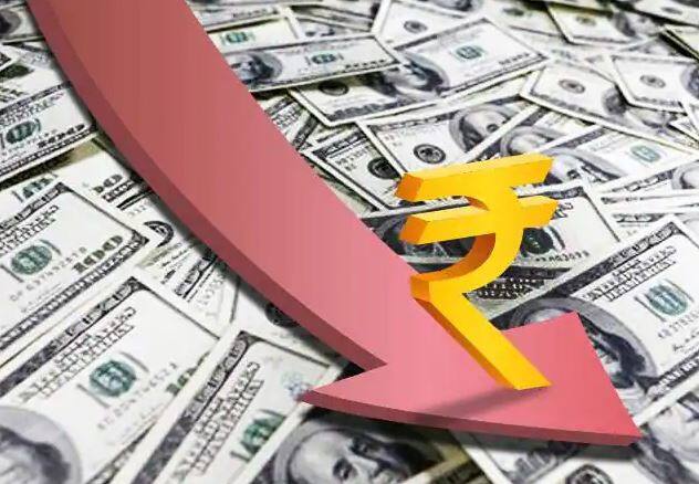 rupee has open 20 paisa weak against dollar came at 79 45 per dollar Marathi News Rupee Vs Dollar: डॉलरच्या तुलनेत रुपया 20 पैशांनी घसरला, प्रति डॉलर 79.54 च्या खाली