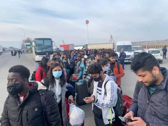 Russia-Ukraine Conflict: युद्ध की वजह से भारत लौटे छात्र अब रूसी यूनिवर्सिटी में कर सकेंगे पढ़ाई Russia-Ukraine Conflict: युद्ध की वजह से भारत लौटे छात्र अब रूसी यूनिवर्सिटी में कर सकेंगे पढ़ाई