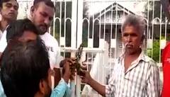 મહેસાણાઃ આ ગામમાં શાળા શરૂ થાય તે પહેલા જ વાલીઓએ શાળાને લગાવ્યા તાળા, શું લગાવ્યા આરોપ?