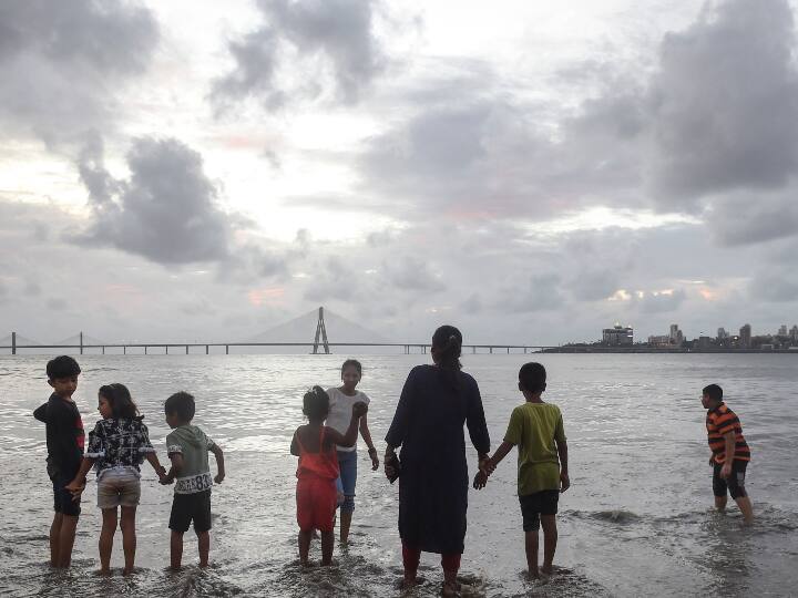 Mumbai Weather Forecast 13 June, Rain Alert, Know latest update on weather today Mumbai Weather update Mumbai Weather Forecast: मुंबई में गर्मी से राहत, मानसून ने दी दस्तक, जानिए आने वाले दिनों में कैसा रहेगा मौसम ?