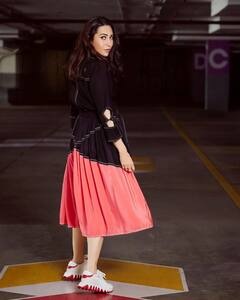 Karisma Kapoor ਦੇ ਸਟਾਈਲਿਸ਼ ਲੁੱਕ ਨੂੰ ਦੇਖ ਕੇ ਫੈਨਸ ਦਾ ਦਿਲ ਹੋਇਆ ਬਾਗੋ-ਬਾਗ