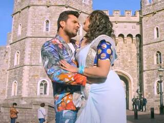 Kajal की पतली कमर पर फिसला Khesari Lal Yadav का मन, वीडियो देख आप रह जाएंगे दंग