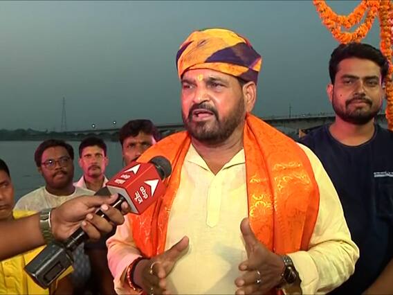 अयोध्येत ठाकरे कुटुंबीयांना नव्हे तर फक्त राज ठाकरेंना विरोध, खासदार बृजभूषण सिंह यांचं वक्तव्य अयोध्येत ठाकरे कुटुंबीयांना नव्हे तर फक्त राज ठाकरेंना विरोध, खासदार बृजभूषण सिंह यांचं वक्तव्य