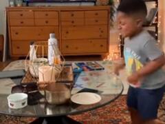 Watch: 3 साल के बच्चे के Talent ने हर किसी को कर दिया हैरान, देखिए ये वीडियो