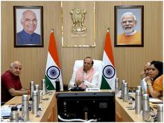 Delhi: दिल्ली में बढ़ रहे हैं कोरोना और डेंगू के मामले, उपराज्यपाल वी के सक्सेना ने की समीक्षा बैठक