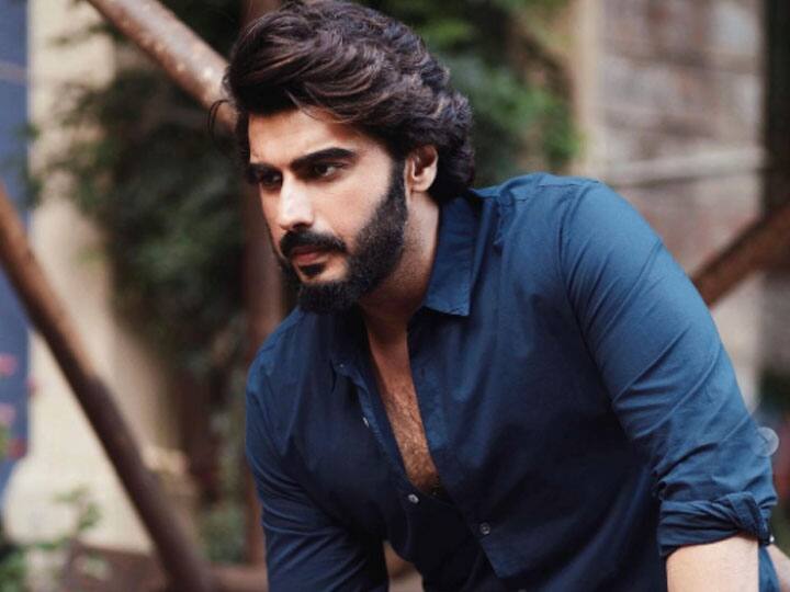 Bollywood Actor arjun kapoor making breakfast pancakes for himself shared video on social media Video: Momo खाने पर ट्रोल होने के बाद Arjun Kapoor ने बनाया Pancakes, ब्रेकफास्ट खत्म करने के बाद शुरू किया काम