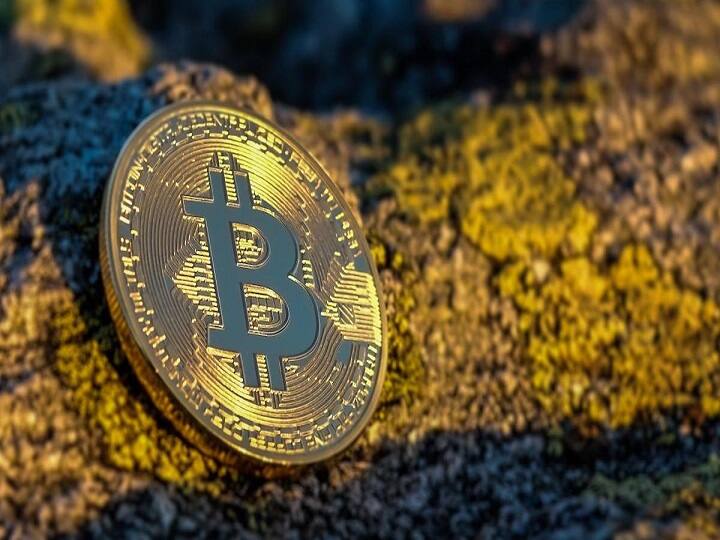 Cryptocurrency Bitcoin Crash 18 Months Low on Monday US Inflation Impact Check Details Bitcoin Crash: பிட்காயின் மதிப்பு வரலாறு காணாத அளவுக்கு சரிவு! 18 மாதங்களில் கடும் வீழ்ச்சி!