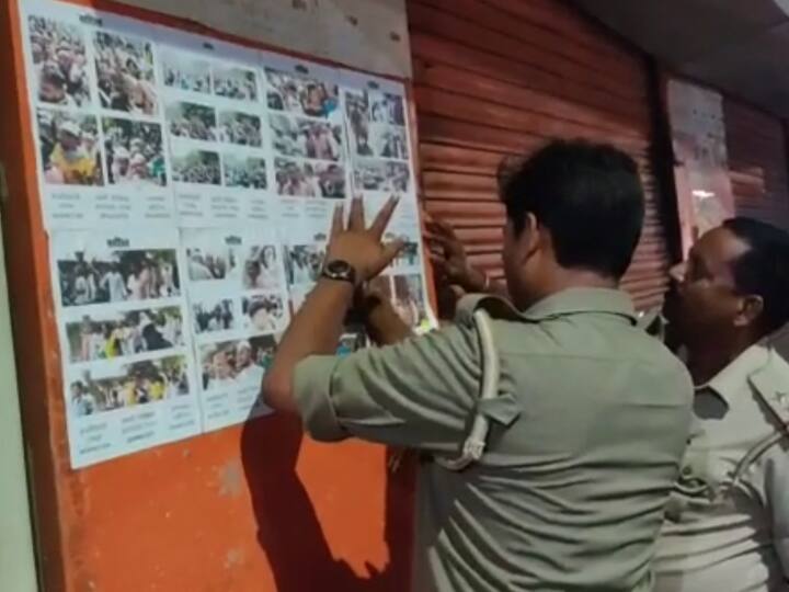 up news, Ambedkar Nagar Police put up posters of miscreants on road ann Ambedkar Nagar Violence: अंबेडकरनगर के टांडा में बवाल मचाने वाले उपद्रवियों की आई शामत, पुलिस ने चौराहों पर लगाए पोस्टर