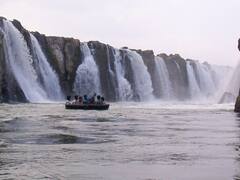 Tamilnadu Waterfalls: தமிழ்நாட்டில் இவ்வளவு அழகான நீர்வீழ்ச்சிகளா- வாங்க பார்க்கலாம்..!