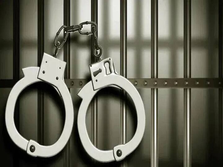 Delhi love triangle murder case arrested after 2 years attacked with sticks and swords Delhi News: लव ट्रायंगल मर्डर केस के आरोपी दो साल बाद गिरफ्तार, लाठी-तलवार से किया था हमला