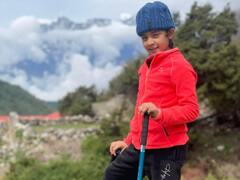 Mohali News: 7 साल की सानवी ने एवरेस्ट बेस कैंप पर लहराया तिरंगा, रचा इतिहास, 9 दिनों में तय किया 65 किमी ट्रैक