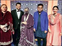 AR Rahman की बेटी के रिसेप्शन में फैमिली ने ऐसे खिंचवाई थी तस्वीर, Inside पिक्चर हुई वायरल
