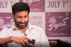 Gopichand Funny Task In Interview: యాంకర్ ఇచ్చిన ఫన్నీ టాస్క్స్ ను అవలీలగా చేసేసిన గోపీచంద్