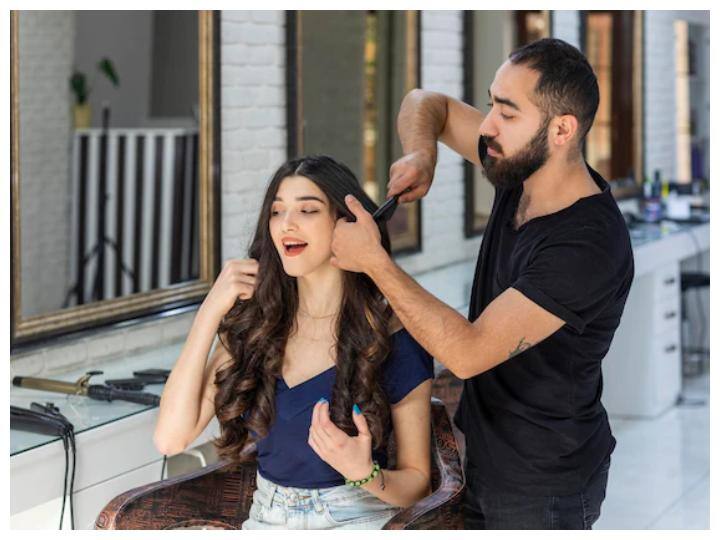 तैयार होने की नहीं लगती जरूरत: शादी से पहले लड़कियां अपने आपको सजाने और निखारने में लगी रहती हैं पर शादी के बाद ऐसा नहीं रह जाता. अगर वह अच्छे से तैयार हो भी जाए तो पति से तारीफ की कोई उम्मीद नहीं करती.