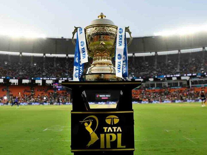 IPL History: more than 2500 crore to players as salary in ipl tournament IPLથી ક્રિકેટરો માલામાલ, પગાર તરીકે મળ્યા 2,500 કરોડ, કયો ખેલાડી બન્યો હાઇએસ્ટ કમાણી કરનારો, જાણો અહીં..........