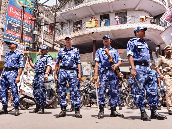 Prophet Muhammad Row UP Police has so far arrested 333 people for violence after Friday prayers Prophet Muhammad Row: जुमे की नमाज के बाद हुई हिंसा को लेकर यूपी पुलिस ने अब तक 333 लोगों को किया गिरफ्तार, 13 FIR दर्ज