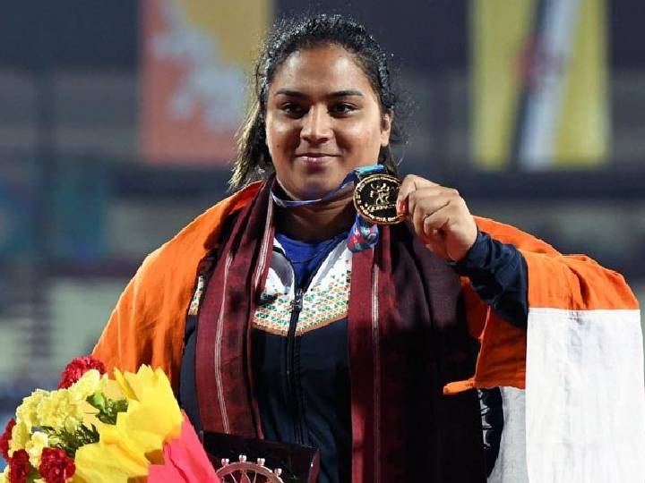 Hima Das : தமிழ்நாட்டில் பட்டையை கிளப்பிய ’திங்’ எக்ஸ்பிரஸ் ஹிமா தாஸ்.. தங்கப்பதக்கம் வென்று அசத்தல்..