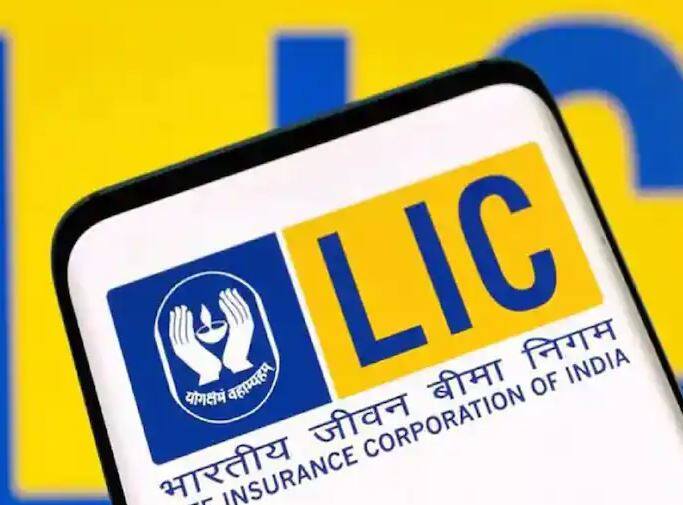 LIC Share Price Slips At New Low To Rs 650, Investors Suffers Loss Of Rs 295 per Share LIC Share Price: 650 रुपये तक फिसला एलआईसी का शेयर, 295 रुपये प्रति शेयर हो रहा निवेशकों को नुकसान