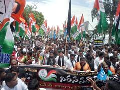 In Pics: హైదరాబాద్‌లో టీ కాంగ్రెస్ భారీ ర్యాలీ, ఈడీ ఆఫీసు ఎదుట నిరసనలు - చాలాచోట్ల ట్రాఫిక్ జామ్