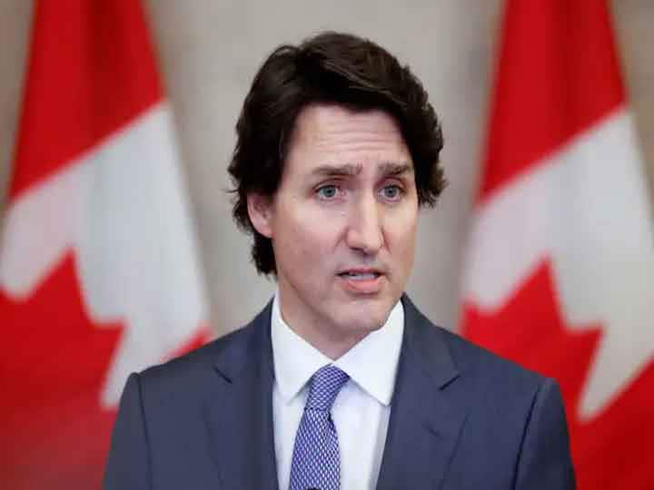 Canadian PM Justin Trudeau tests positive for COVID 19 tweets I feel okay because I got my shots Justin Trudeau Covid 19: कनाडा के पीएम जस्टिन ट्रूडो कोरोना पॉजिटिव, ट्वीट कर कहा- ठीक महसूस कर रहा हूं क्योंकि...