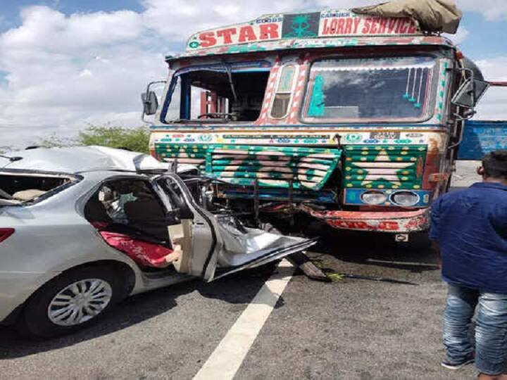 Siddipet Road Accident: Retired Lecturer and his wife, driver dies in Road Accident in Siddipet District DNN Siddipet Road Accident: మద్యం మత్తులో లారీ డ్రైవర్ ర్యాష్ డ్రైవింగ్, దంపతులు సహా డ్రైవర్ మృతి - ఆ ఇంట్లో వరుస విషాదాలు