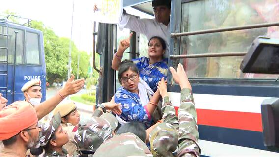 Rahul Gandhi की पेशी को लेकर प्रदर्शन कर रहे कांग्रेस कार्यकर्ताओं को लिया गया हिरासत में