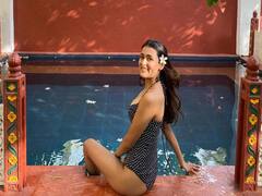 Shalini Pandey Photos: క్యూట్ లుక్ తో కట్టిపడేస్తోన్న షాలీనీ పాండే